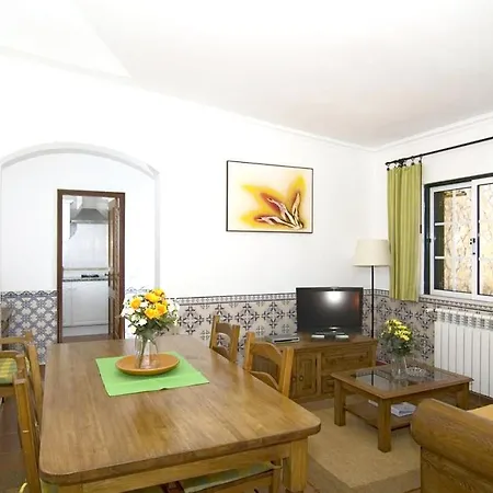 One Bedroom Appartement With Shared Pool And Furnished Terrace At Odiaxere 5 Km Away From The Beach Apartamento *